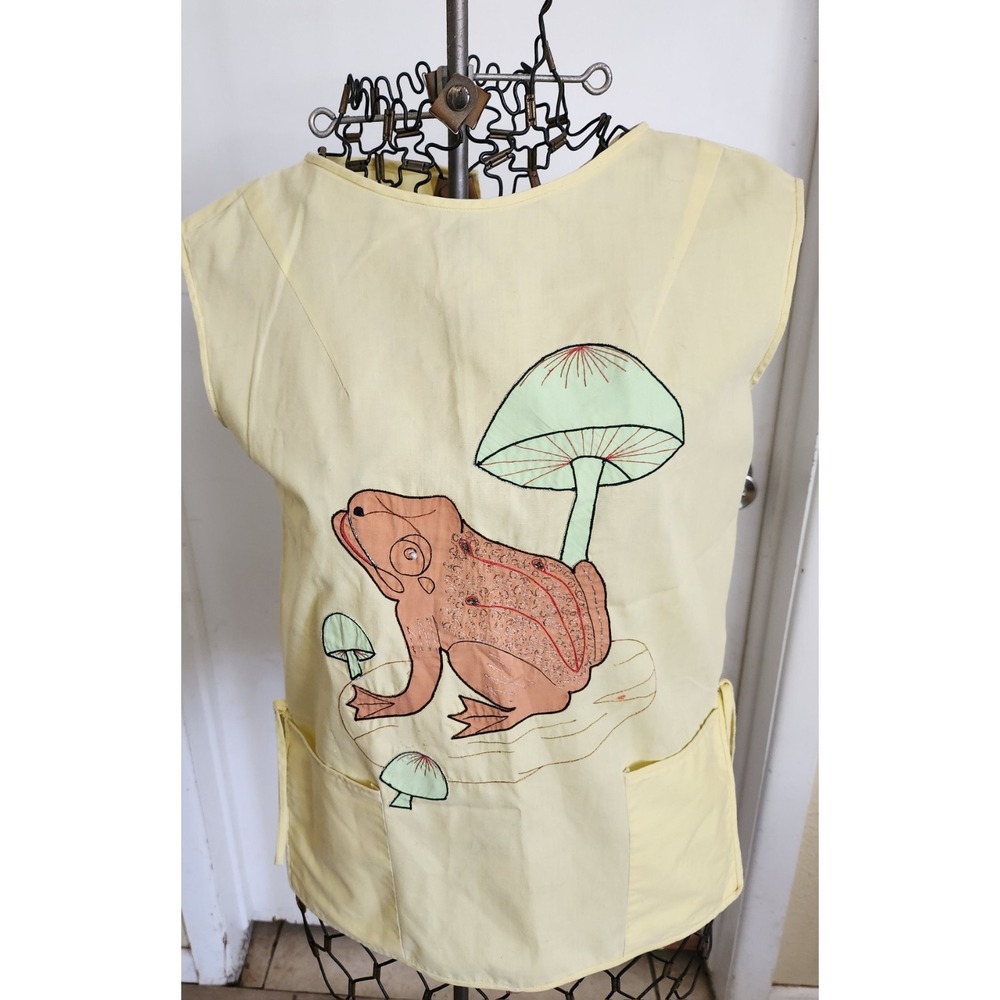 Small Yellow Embroidered Frog,‎ Mushrooms,  Apron,Grandwear, Pockets, Button Up